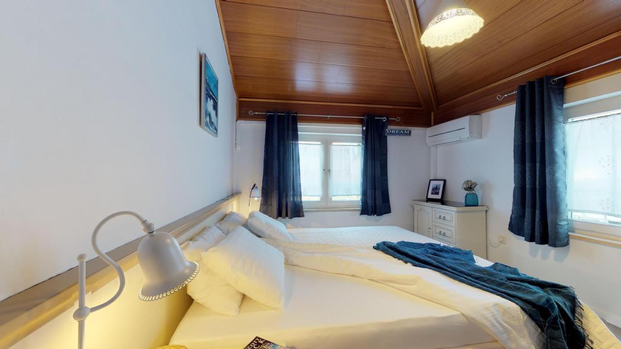 Nina Deluxe Superior 5 Star Apartment, Your Piece Of Heaven By The Sea & Park Новиград Экстерьер фото