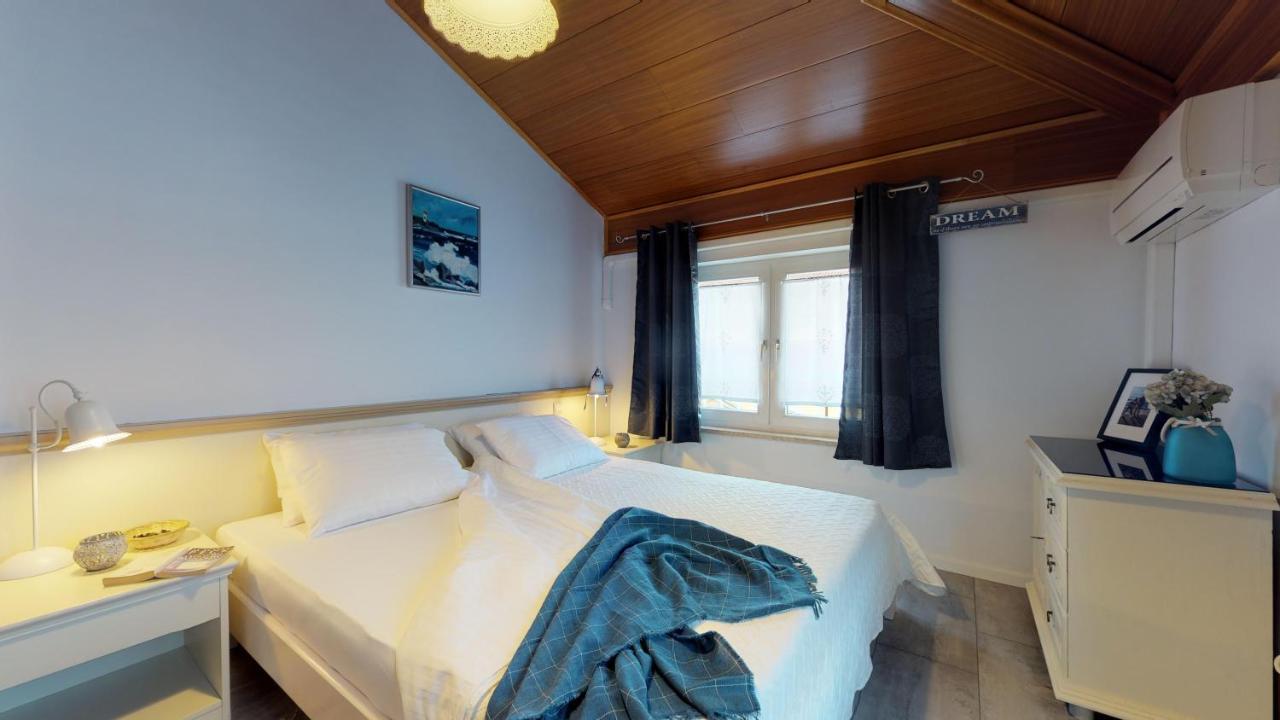 Nina Deluxe Superior 5 Star Apartment, Your Piece Of Heaven By The Sea & Park Новиград Экстерьер фото