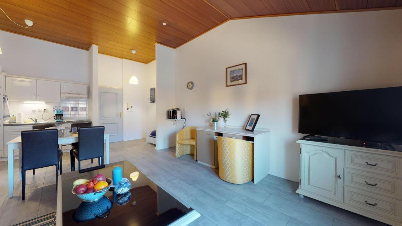 Nina Deluxe Superior 5 Star Apartment, Your Piece Of Heaven By The Sea & Park Новиград Экстерьер фото