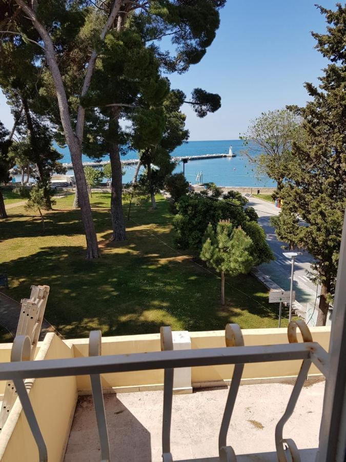 Nina Deluxe Superior 5 Star Apartment, Your Piece Of Heaven By The Sea & Park Новиград Экстерьер фото