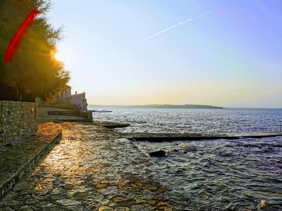 Nina Deluxe Superior 5 Star Apartment, Your Piece Of Heaven By The Sea & Park Новиград Экстерьер фото